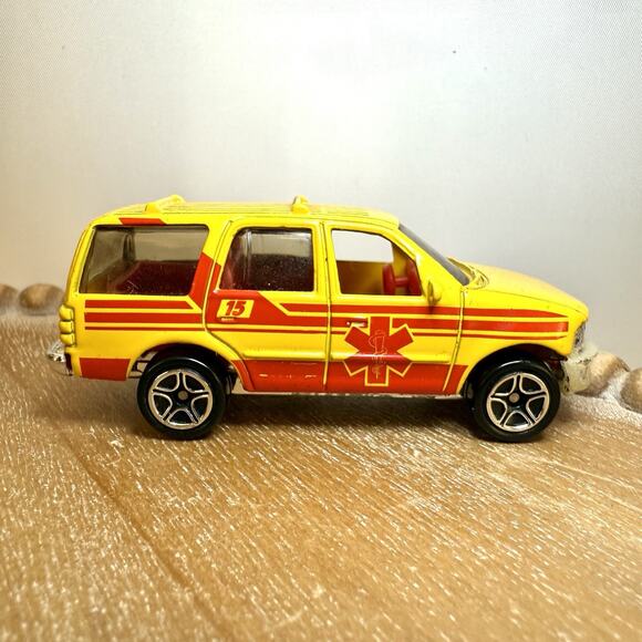 Vintage Matchbox Die Cast Vehicles Lot - Lesney Superfast Trucks, Vans and SUVs - Picture 7 of 16